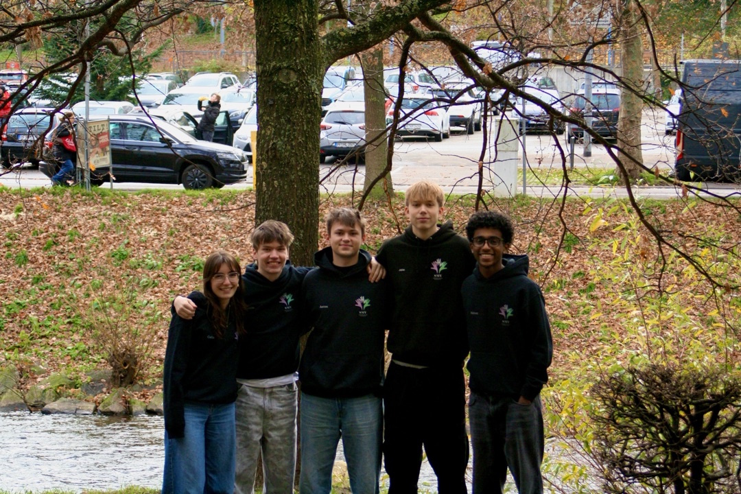 Schülersprecher: Anton Birkner (Mitte) mit Schulersprecherteam (v.l.n.r.): Celia Rodriguez, Levin Birr, Jake Hasler und Nahom Asfaw Image